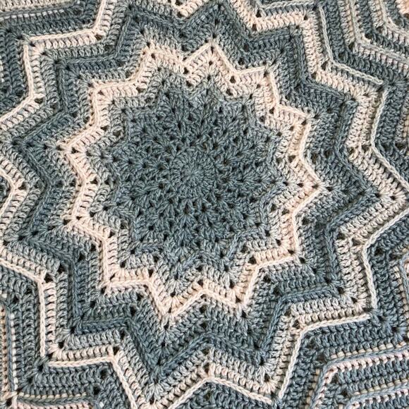 Handmade 12 Point Crochet Knit Supernova Star Baby Blanket Afghan Pink Grey - Picture 8 of 16